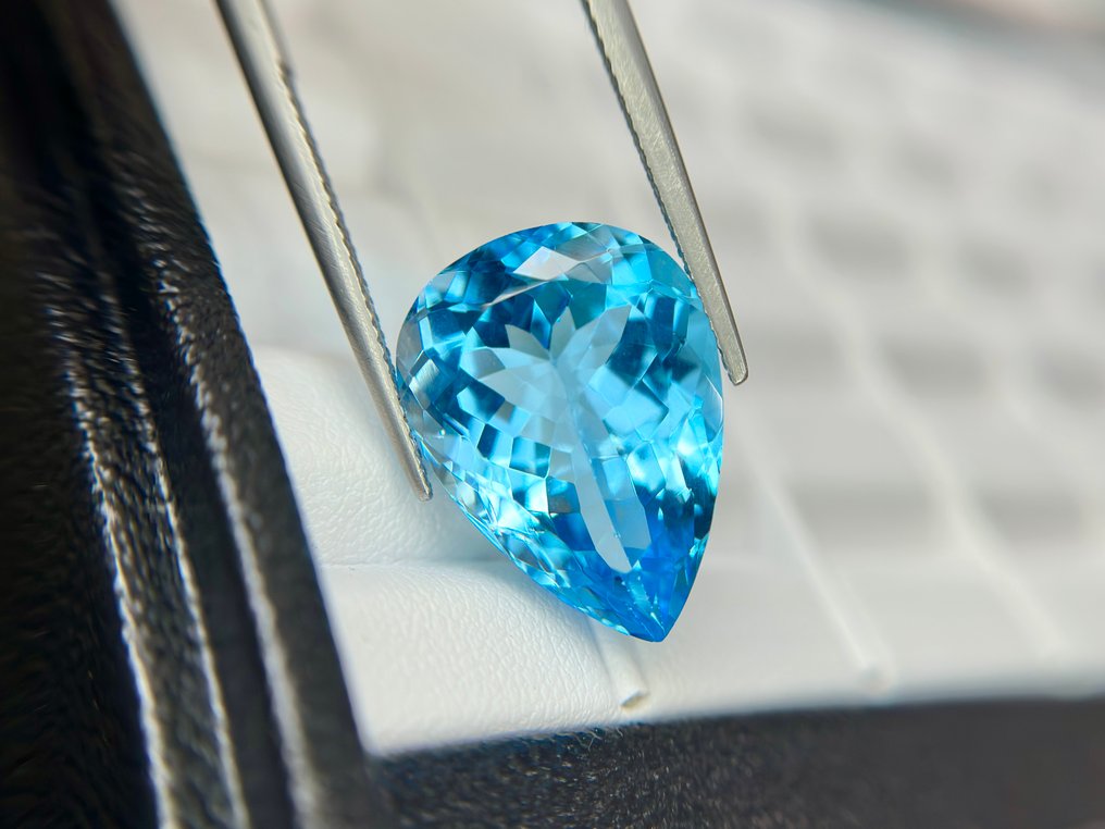 沒有保留價 - 1 pcs  藍色 黃玉  - 21.12 ct - 國際有色寶石協會 (ICA GemLab) - 令人惊叹的光泽蓝色黄玉 #1.0