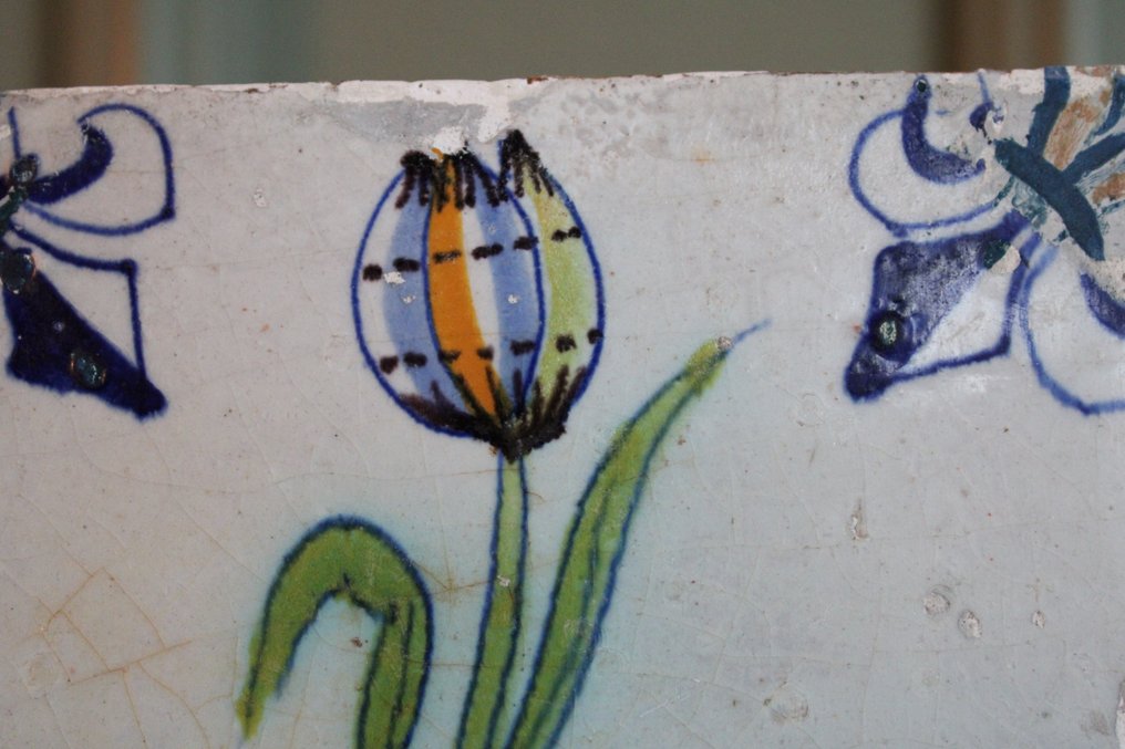  Tile - 17th-century tulip on a small hill - 1600-1650 - Tulptegel  #2.1