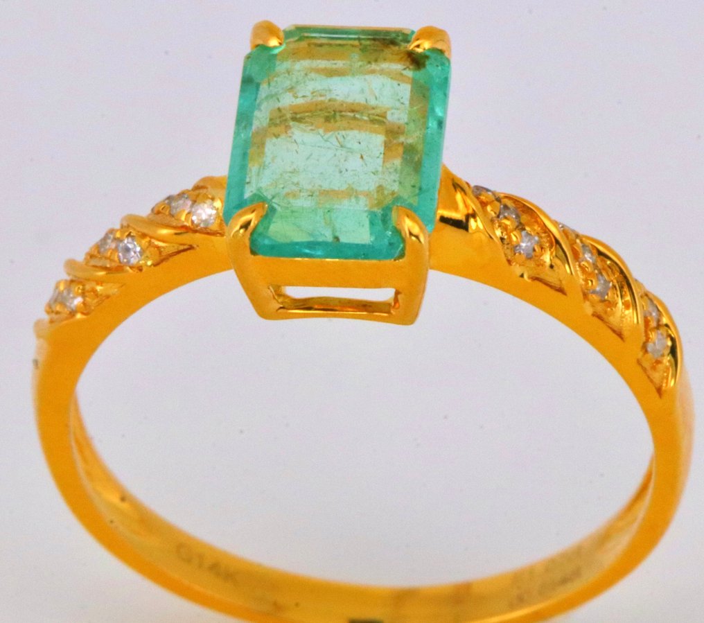 No Reserve Price - Ring - 14 kt. Yellow gold Emerald - Diamond #1.0