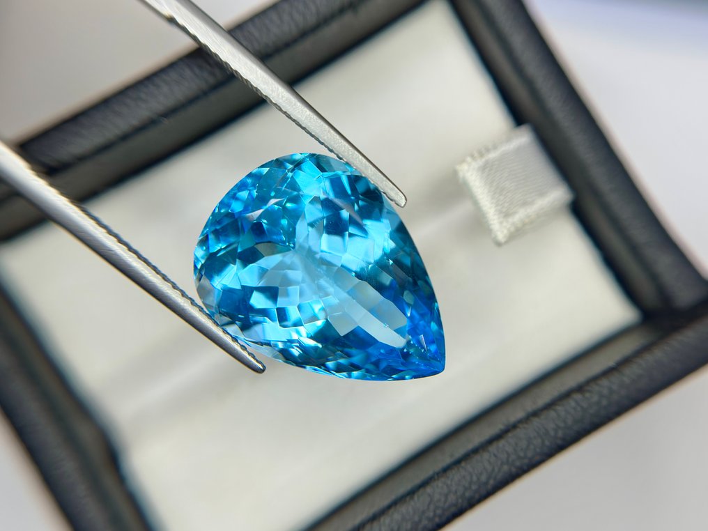 沒有保留價 - 1 pcs  藍色 黃玉  - 21.12 ct - 國際有色寶石協會 (ICA GemLab) - 令人惊叹的光泽蓝色黄玉 #3.2