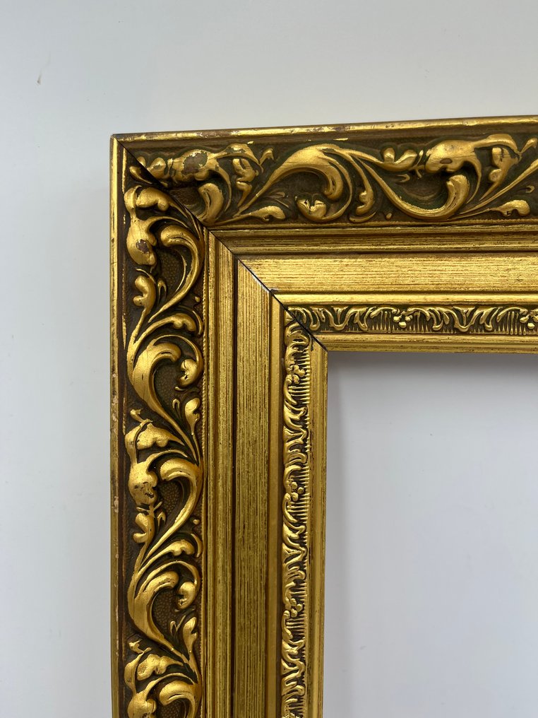 Frame  - Wood - Large golden frame #4.3