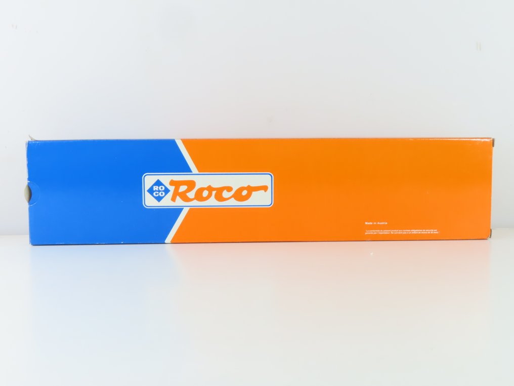 Roco H0 - 43217 - Steam locomotive with tender (1) - BR 18.1 "Beautiful Württembergerin" - DB #4.3