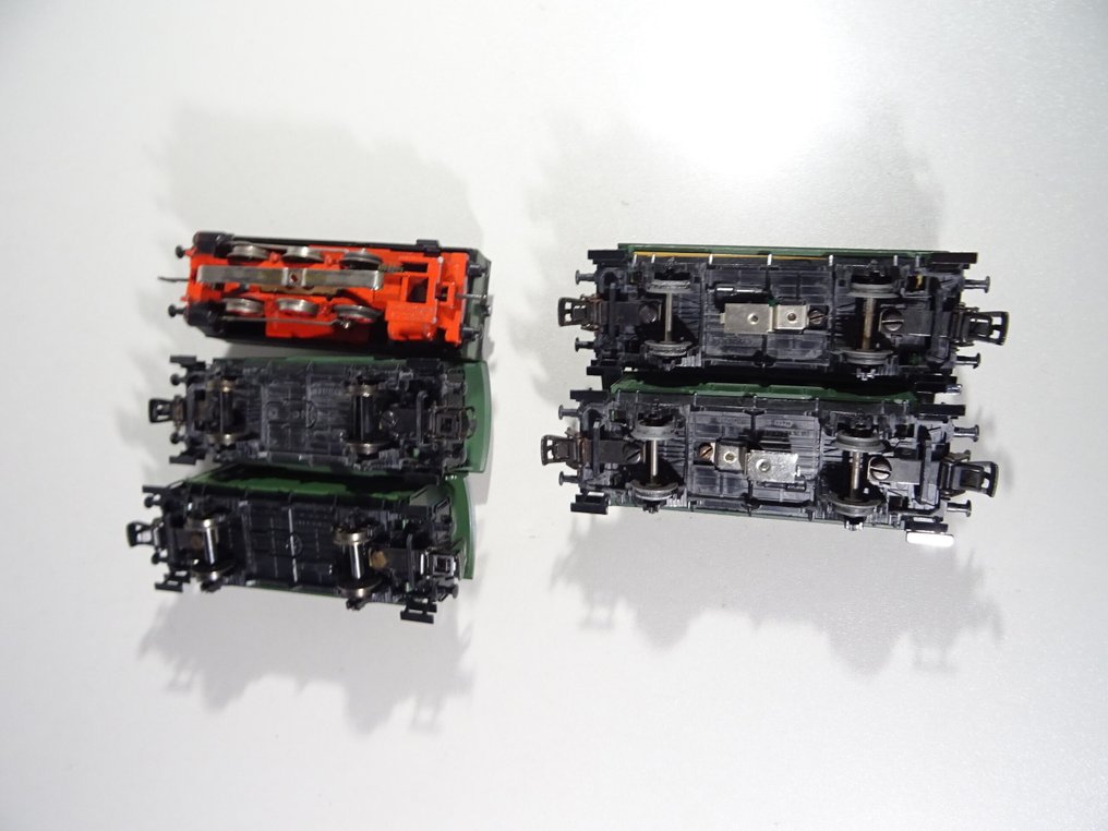 Märklin H0 - KLVM - Stoomlocomotief met tender (5) - Stoomlocomotief BR KLVM met 4 lokale reizigerwagens - DB #1.0