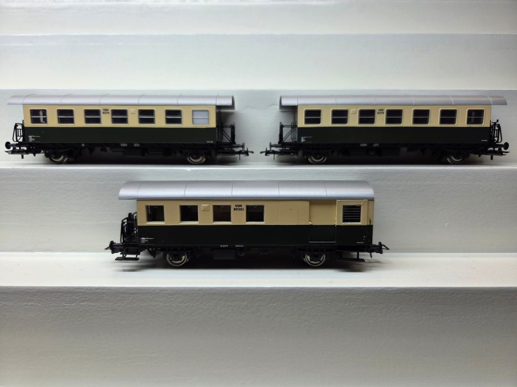 Roco H0 - Σετ επιβατικού τρένου μοντελισμού (3) - Σετ 3 Roco επιβατικών βαγονιών σε πράσινη/κρεμ εκδοχή. - VSM #1.0