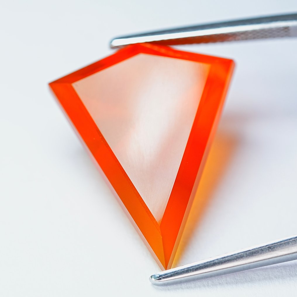 红色 火蛋白石  - 18.10 ct - 国际有色宝石协会（ICA GemLab） - 精确几何切割 #2.1