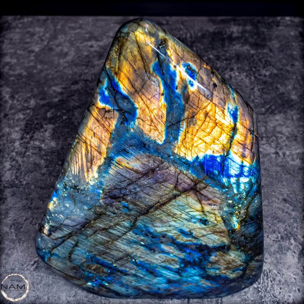 Natural First Quality Labradorite Polished- 2005.46 g #1.0