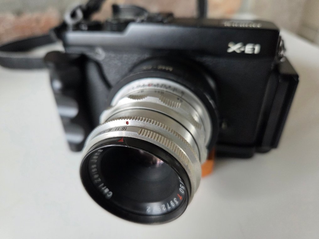 Carl Zeiss, Fuji Tessar red T 2.8/50 + adapter M42-fX Cameralens #2.1