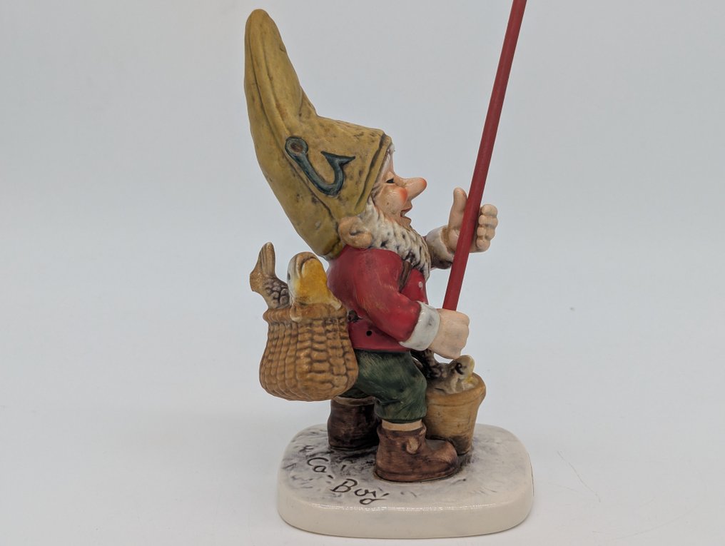 Goebel - 玩具人偶 - Co-Boy Figur „Petri der Angler“ – Porzellan, handbemalt - TMK6 - 瓷 #2.1