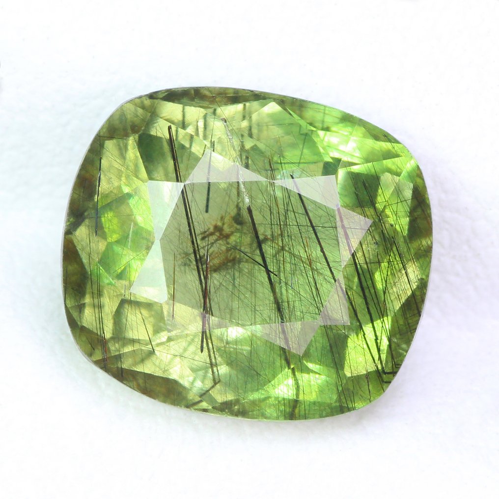 没有保留价 - 1 pcs 绿色, 黄色 橄榄石 - 4.87 ct - 国际有色宝石协会(ICA GemLab) - 稀有金红石!顶级光泽 #3.2