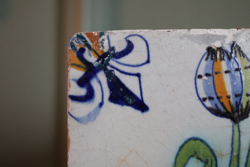  Tile - 17th-century tulip on a small hill - 1600-1650 - Tulptegel  #1.0
