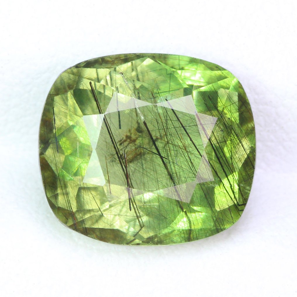 没有保留价 - 1 pcs 绿色, 黄色 橄榄石 - 4.87 ct - 国际有色宝石协会(ICA GemLab) - 稀有金红石!顶级光泽 #1.0