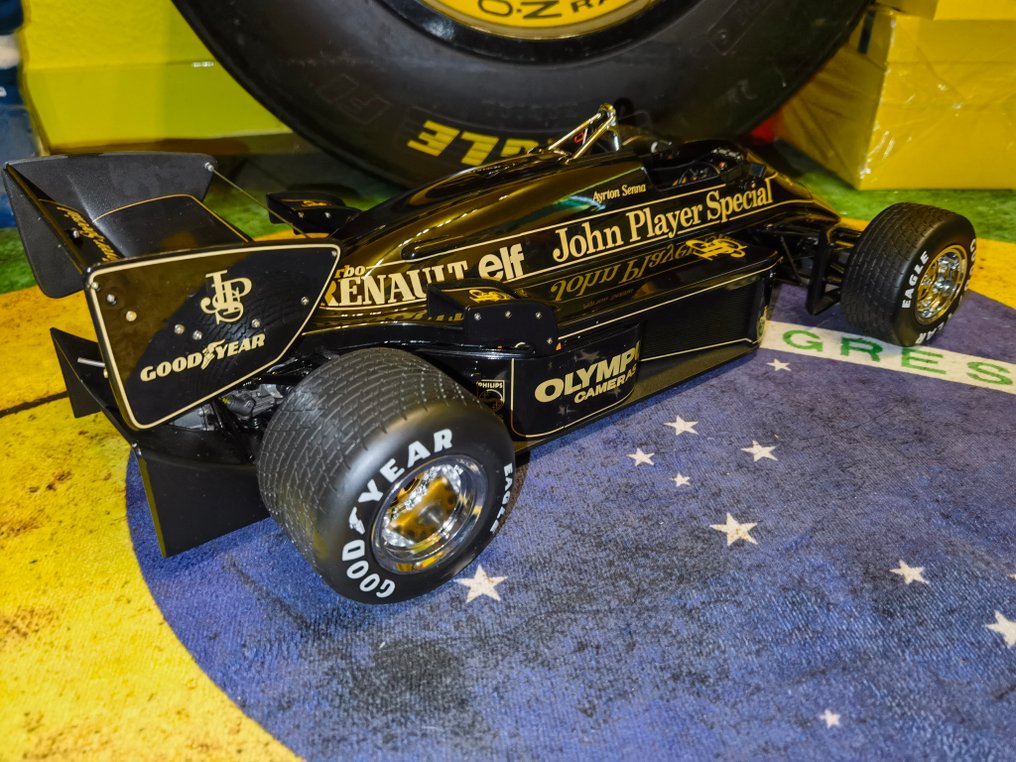 1:12 - Model race car - Lotus 97T John Player Special Ayrton Senna Nr.12 #3.2
