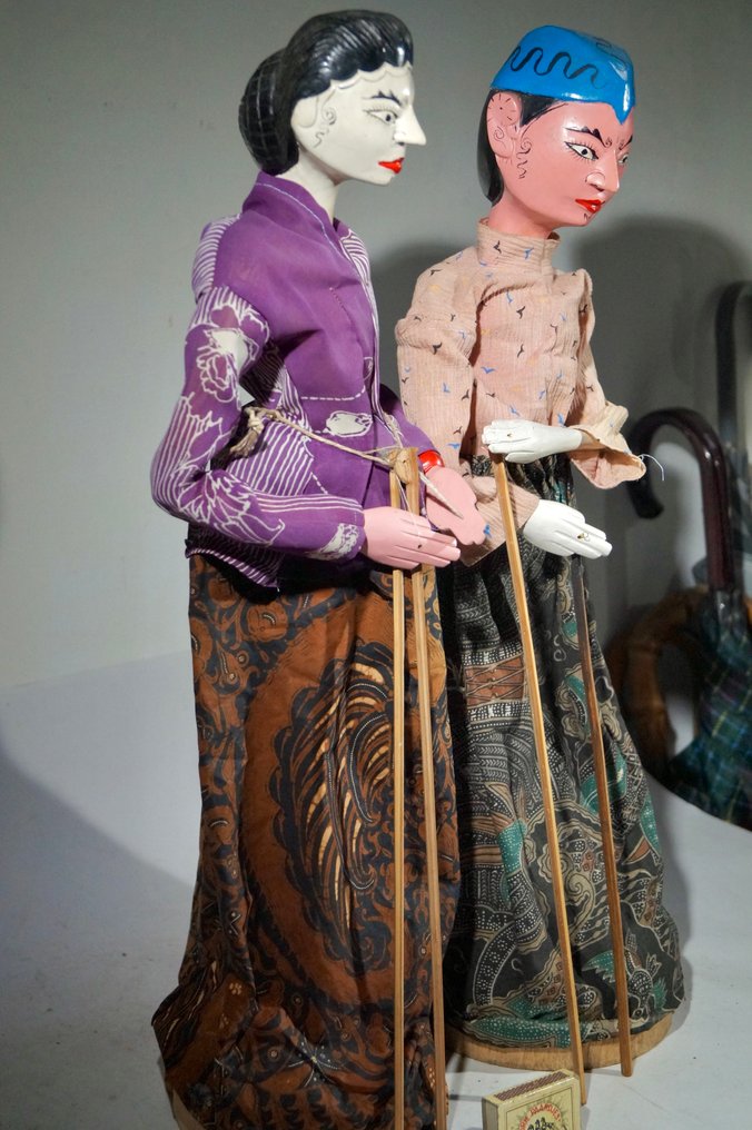 2 suurta Wayang Golek -nukkea. - Indonesia - 1900-luvun loppupuoli #1.0