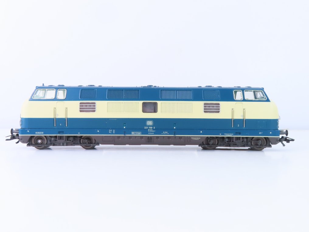 Märklin H0 - 3681 - Locomotiva diesel (1) - BR 221 (V200.1), digitale - DB #1.0