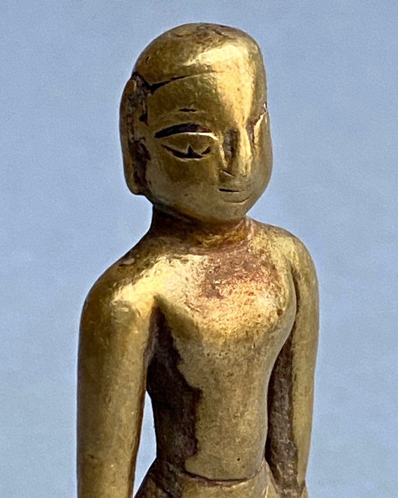Religious objects - Tīrthaṅkara Jain figure in Persian wax bronze, nude votive figure in an upright position. - 1700-1750 Mughal Empire (1526-1857) - Tīrthaṅkara Shvetāmbara #2.1