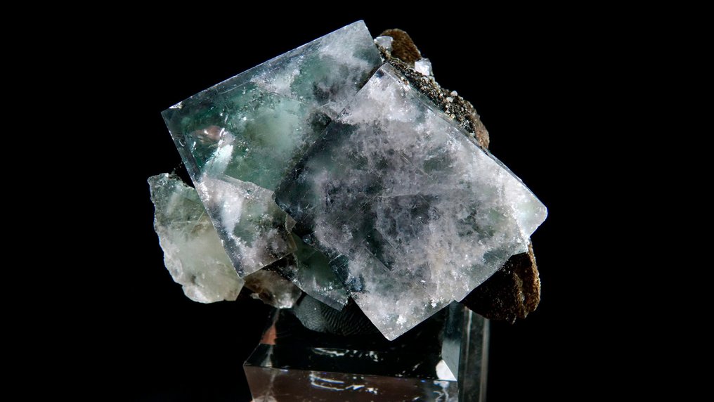 萤石在菱铁矿上 威尔德尔，宾恩斯，英格兰，英国 - 高度: 6.8 cm - 闊度: 5 cm- 165 g #4.3