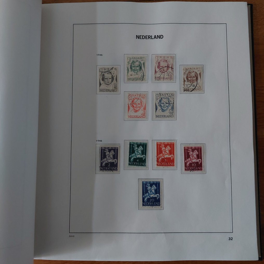 Netherlands 1945/1993 - Collection of 2 DAVO Crystal albums + 1 stock book. #4.3