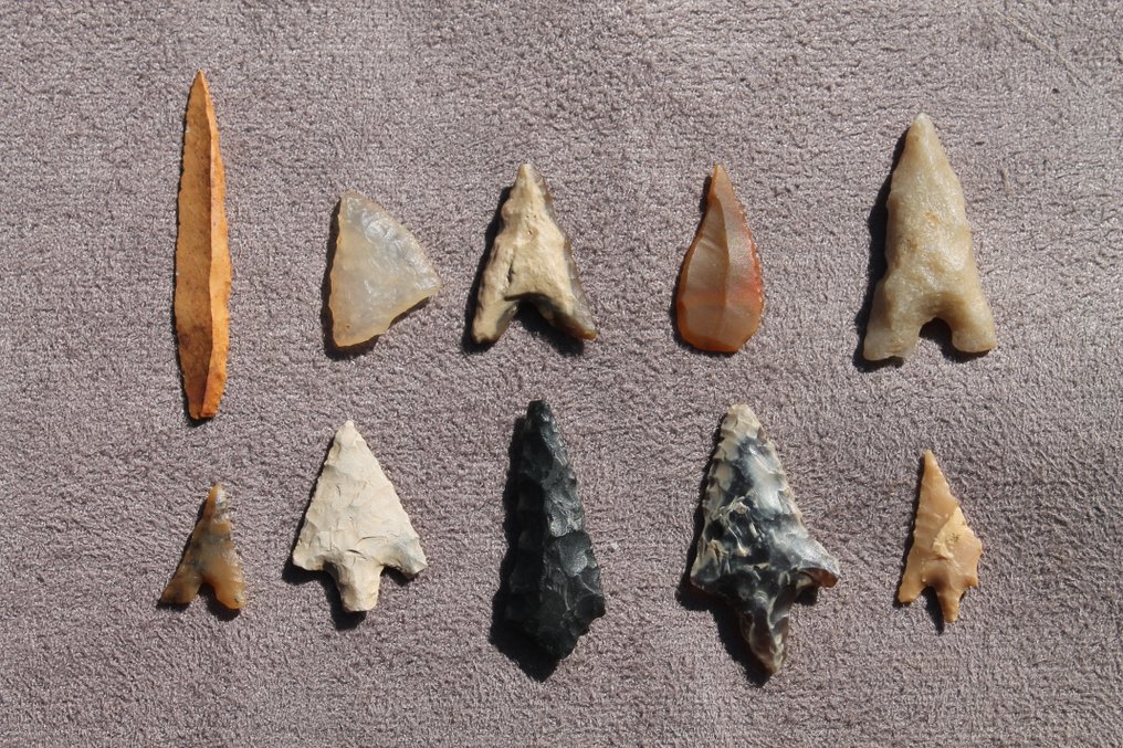 Neolit homokkő kvarcit Nyílhegy (Nincs minimálár) #1.0