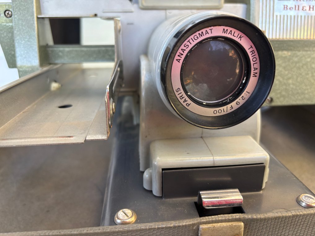 Bell & Howell, Malik Model 703 Slide projector #4.3