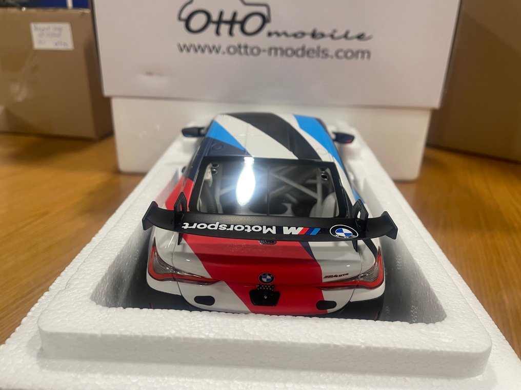 Otto Mobile 1:18 - Modell autó - BMW M4 GT4 #2.1