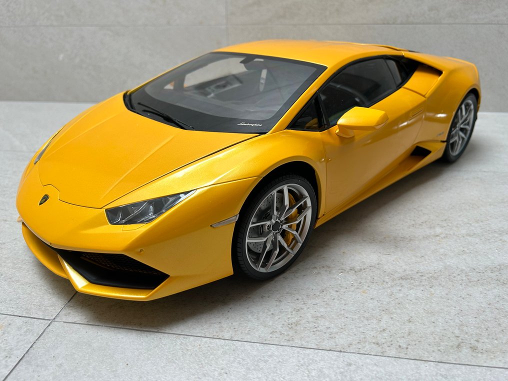 Pocher 1:8 - 模型汽车 - Lamborghini Huracan #1.0