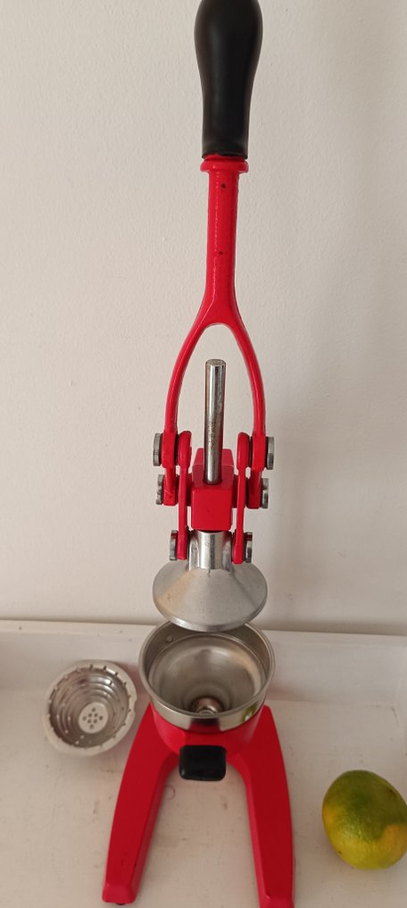 Juicer - ground meat - Cast iron citrus juicer #1.0