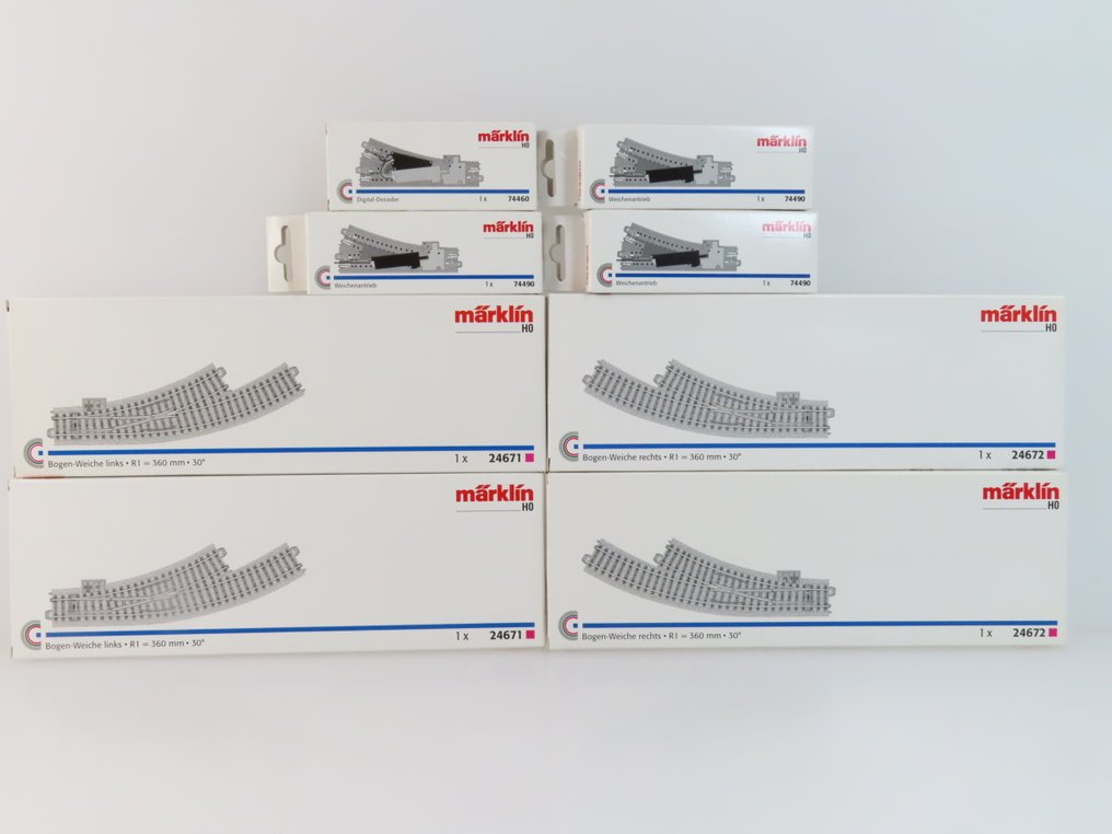 Märklin H0 - 24671/24672/74460/74470/74490 - Model train tracks (16) - 4 curved switches with electric drive, lighting, and digital decoder. #4.3