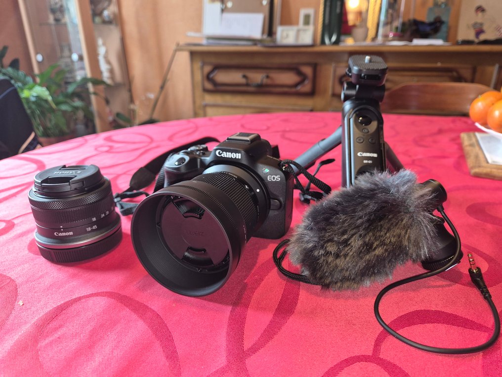 Canon Canon EOS R50 + RF 15-45 + Sigma 56/1.4 DC DN vlogkit Ψηφιακή υβριδική φωτογραφική μηχανή #1.0