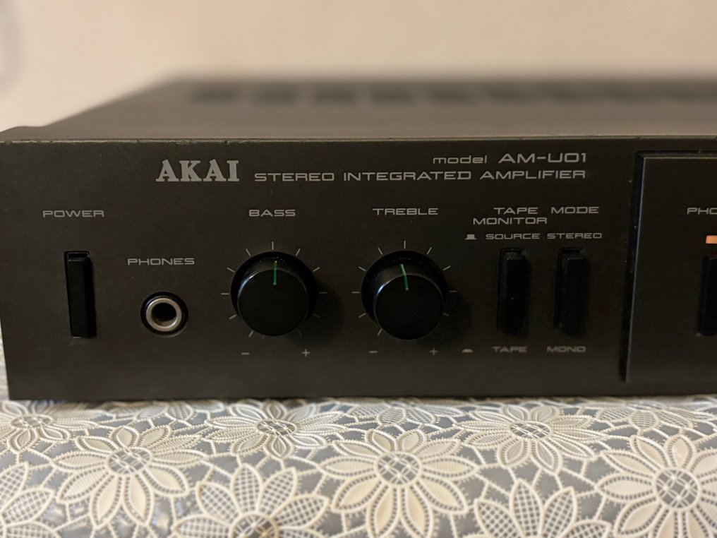 Akai - AM-U01 Diapositiva Estado Integrado Estéreo Amplificador integrado de estado sólido #1.0