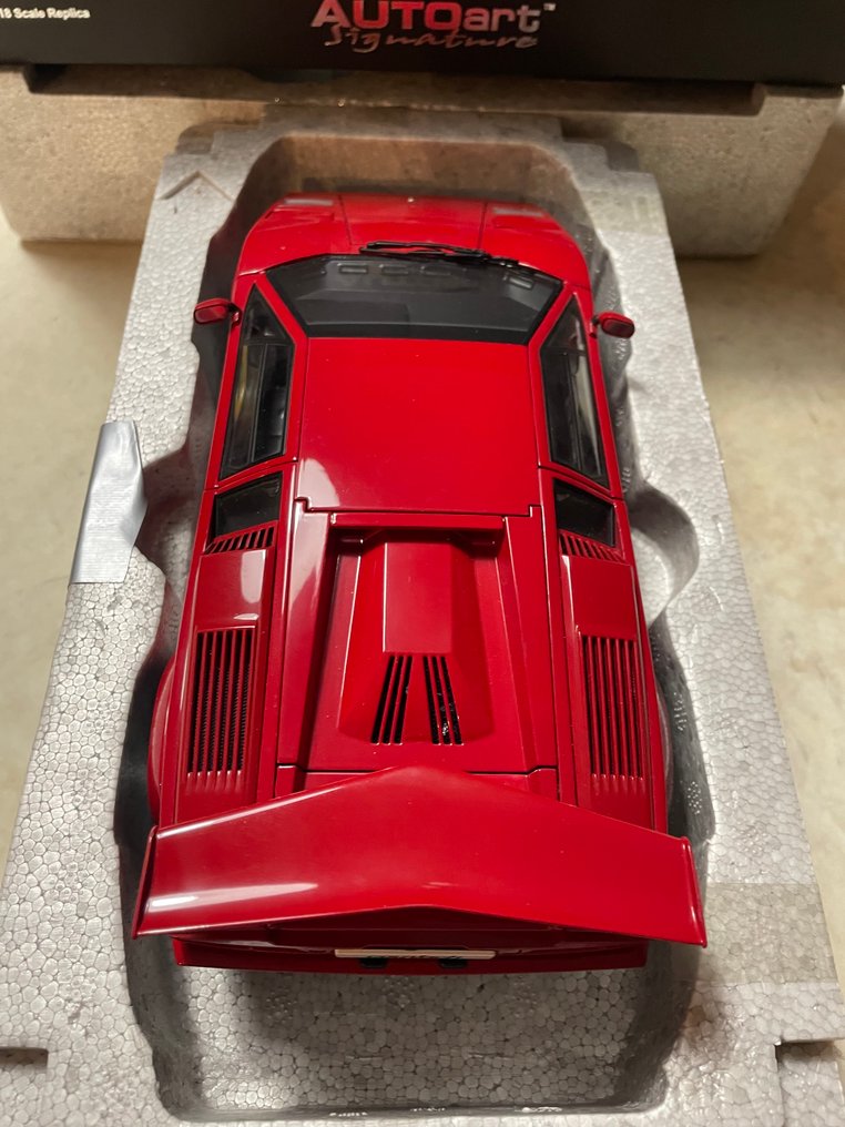 Autoart 1:18 - Modellauto - Lamborghini Countach 25th Anniversary #3.2