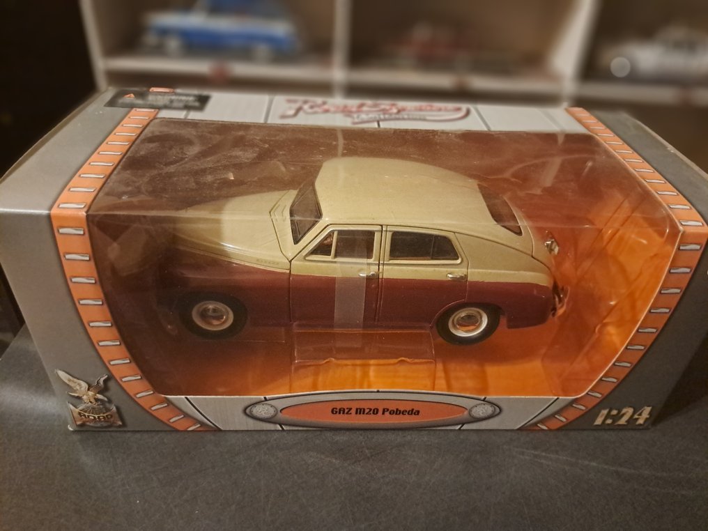 Road Signature Collection 1:24 - Modelbil - GAZ M20 Pobeda #1.0