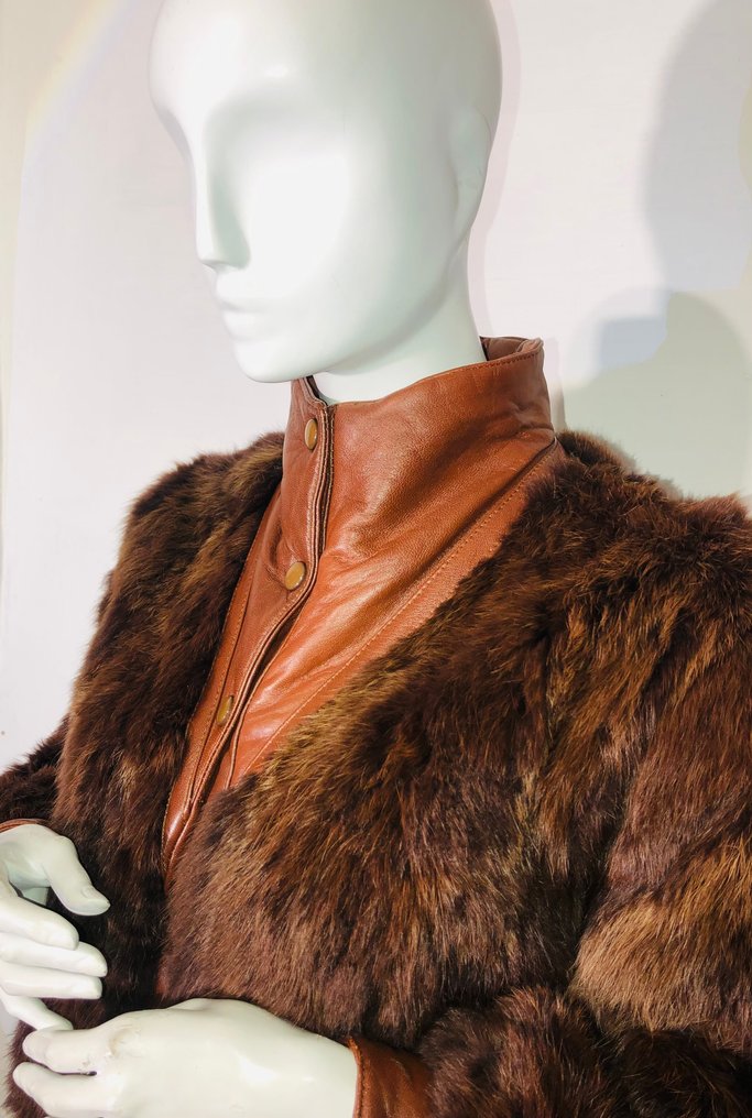 Artisan Furrier - Fur coat #1.0