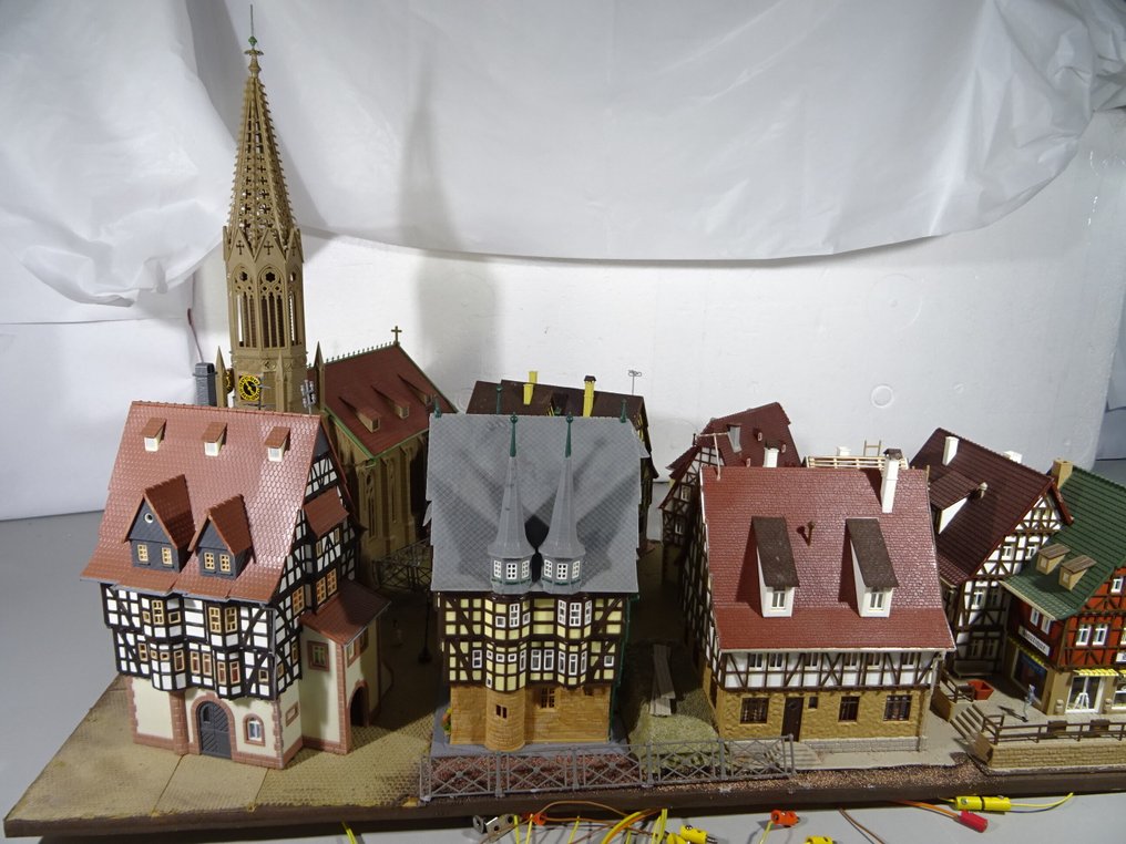 Faller, Vollmer H0 - Model train scenery (7) - 7-piece panorama building/houses/figures, etc. #1.0