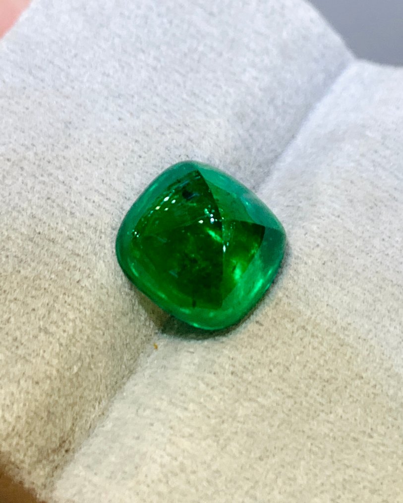 1 pcs  Πράσινο Σμαράγδι  - 4.01 ct - Gem research Swiss Lab (GRS) - Ζωντανό Πράσινο Ζαχαρένιο Βουνό #4.3