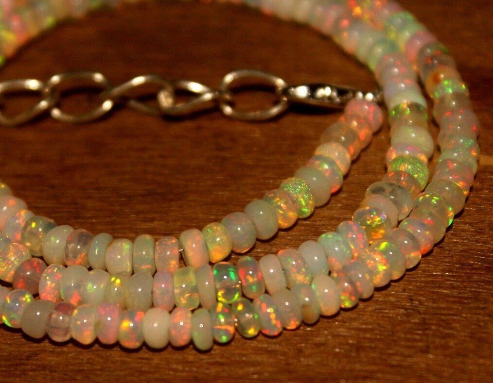 Huippuvärit - Luonnolliset opaalirakeet - 48,4 senttiä- 9.68 g #4.3