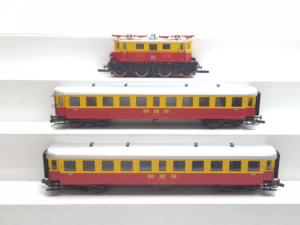 Roco H0 - 43531/44200C - Togsæt (3) - E-loc 1045.01 med 2 vogne - MBS #1.0