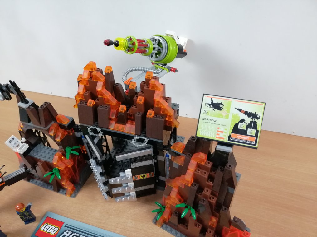 Lego Set - Agents - 8637-1 Mission 8: Volcano Base compleet #3.2