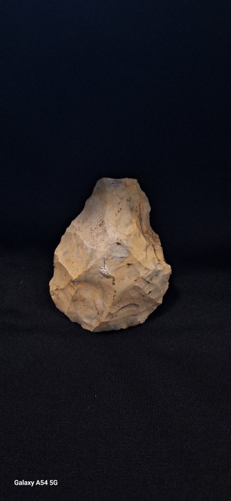 Παλαιολιθική Πυρόλιθος δίπλευρο εργαλείο από πολύχρωμο πυρίτη, Γαλλία, Παρίσι, Μουστεριανό, ιδιωτική συλλογή, αρχαιολογία. - 75 mm  (χωρίς τιμή ασφαλείας) #2.1