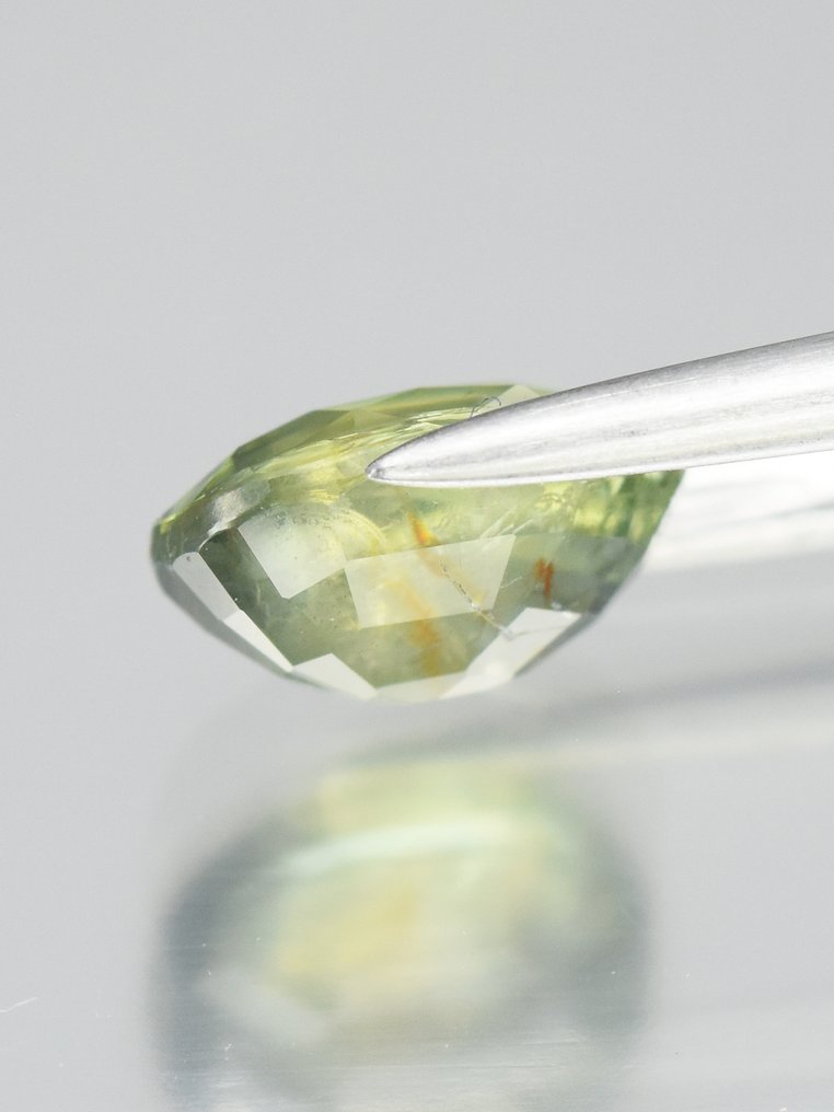 Ingen mindstepris - 1 pcs  Grøn, Gul Safir  - 1.80 ct - Antwerp Laboratory for Gemstone Testing (ALGT) #3.2