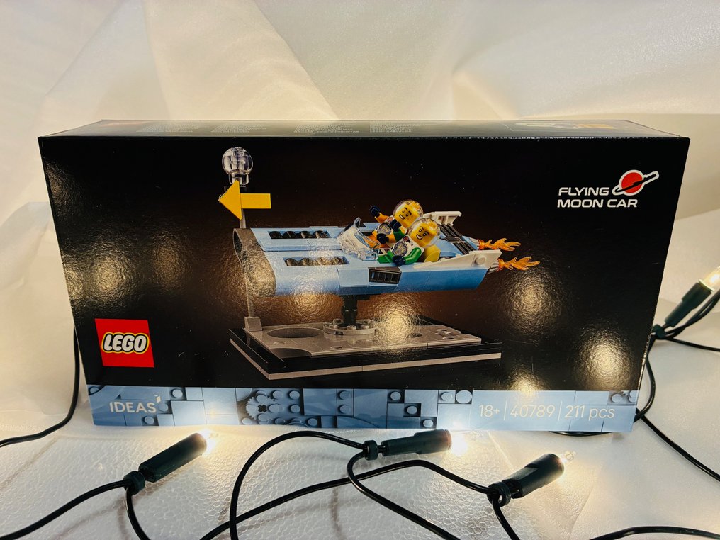 LEGO Set - Ideas (CUUSOO) - IDEAS Flying Moon Car (40789) & Limited Edition Alien Space Diner (40687) #3.2