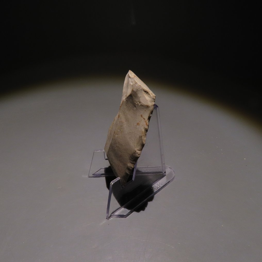 新石器时代 燧石 工具。斯皮恩,公元前4500-3500年。高5.5厘米。西班牙进口许可证。 (没有保留价) #1.0