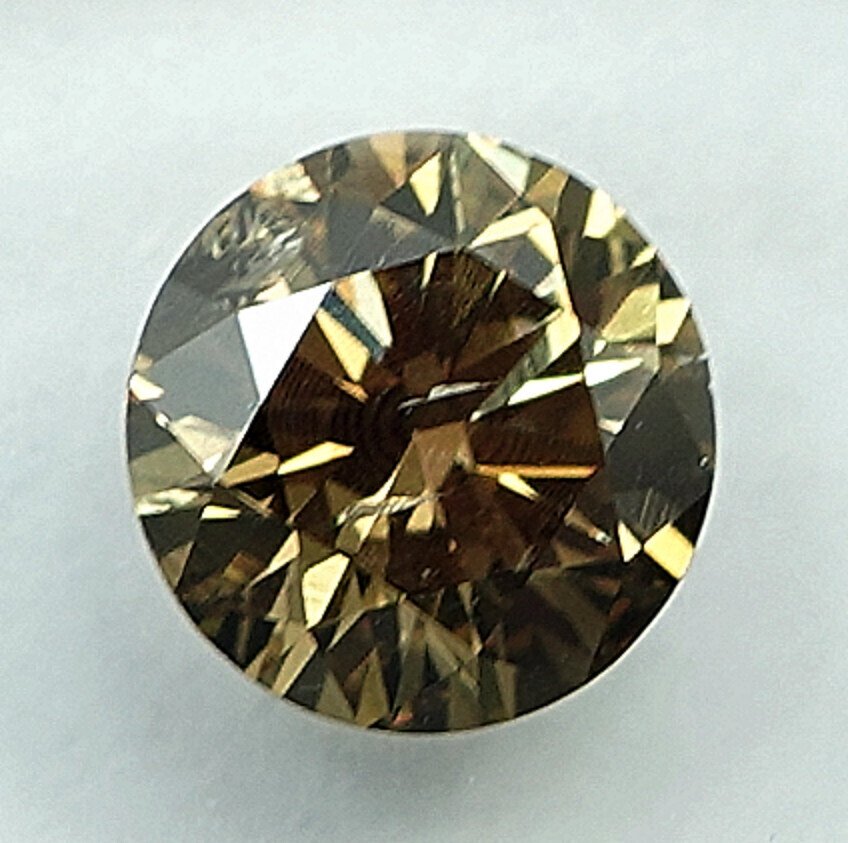 没有保留价 - 1 pcs 钻石 (天然色彩的) - 0.59 ct - 圆形 - Fancy deep 稍帶棕色的 黄色 - I2 内含二级 - 国际宝石研究院(IGI) #1.0