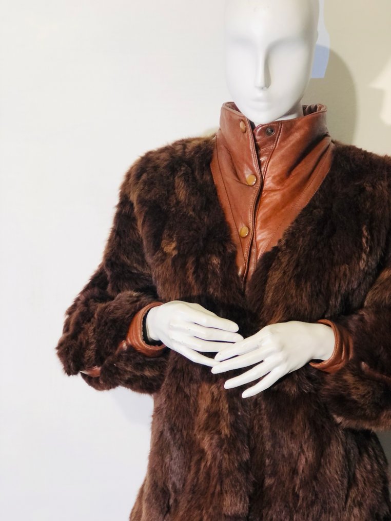 Artisan Furrier - Fur coat #4.3