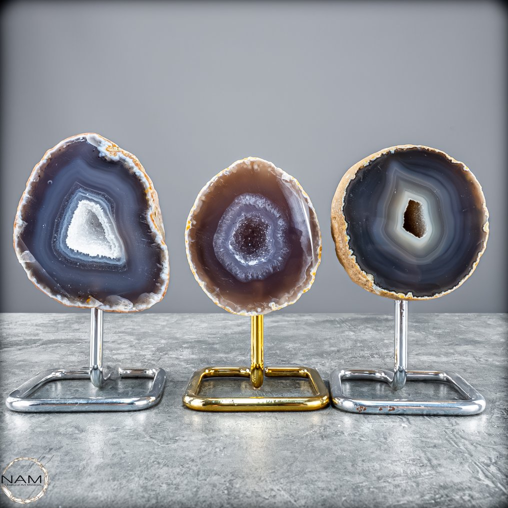 Gates of the Earth – Beautiful set of three agate drusen on elegant stands – Nature's art in perfect harmony- 1280.62 g - (3) #3.2