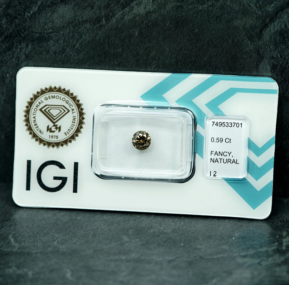 没有保留价 - 1 pcs 钻石 (天然色彩的) - 0.59 ct - 圆形 - Fancy deep 稍帶棕色的 黄色 - I2 内含二级 - 国际宝石研究院(IGI) #1.0