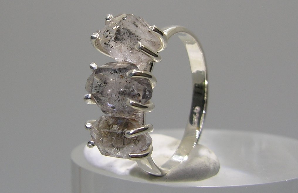 Herkimer Diamond  Ring - Height: 25 mm - Width: 20 mm- 3.02 g - (1) #1.0