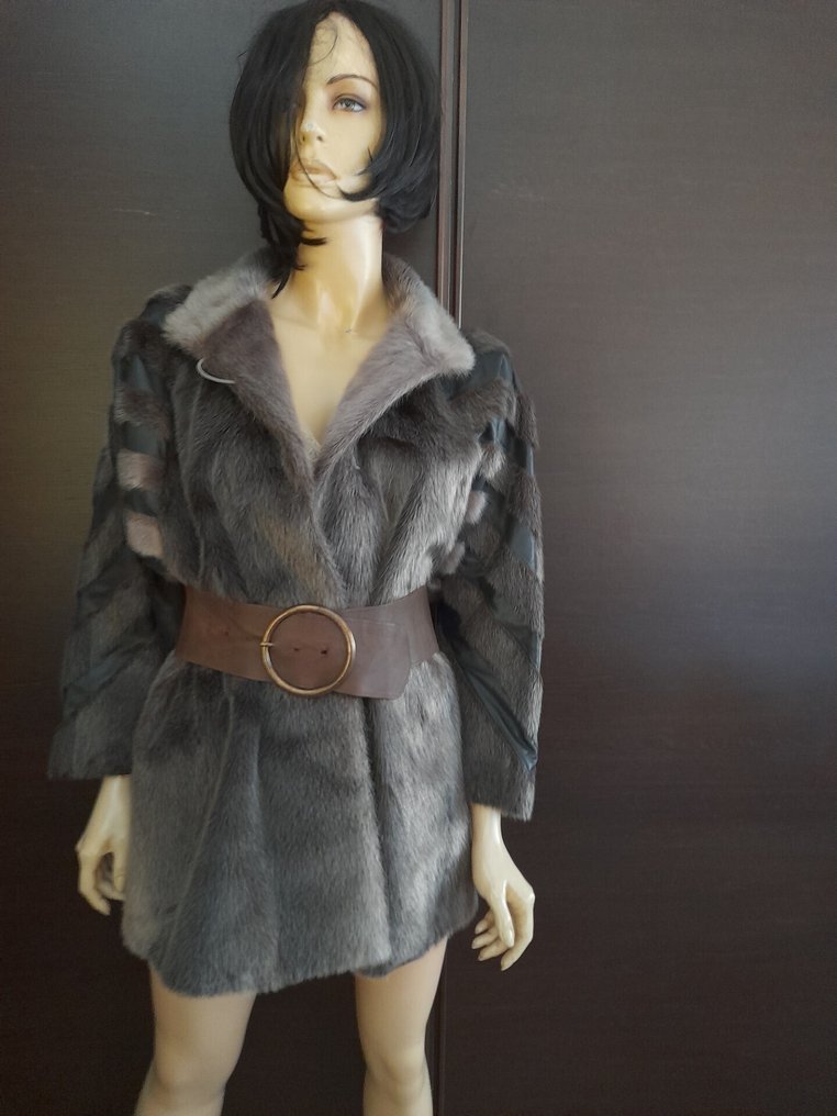 Artisan Furrier - Cappotto di pelliccia #1.0