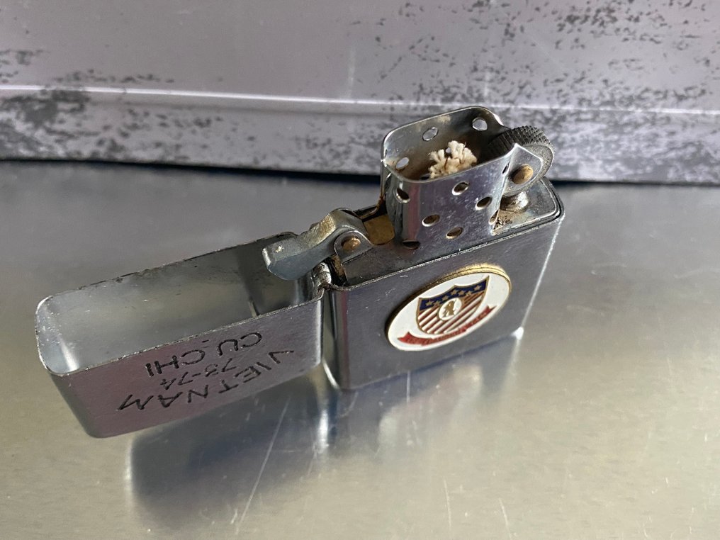 Zippo - VIETNAM CU CHI 73/74 - 1973 - Ingen mindstepris - Lighter - Stål (rustfrit), Messing #2.1