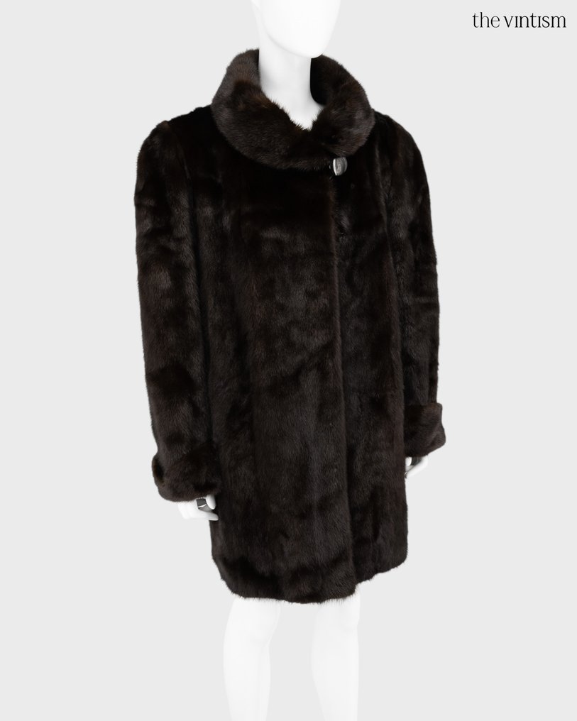 Saga Furs - 皮毛大衣 #1.0