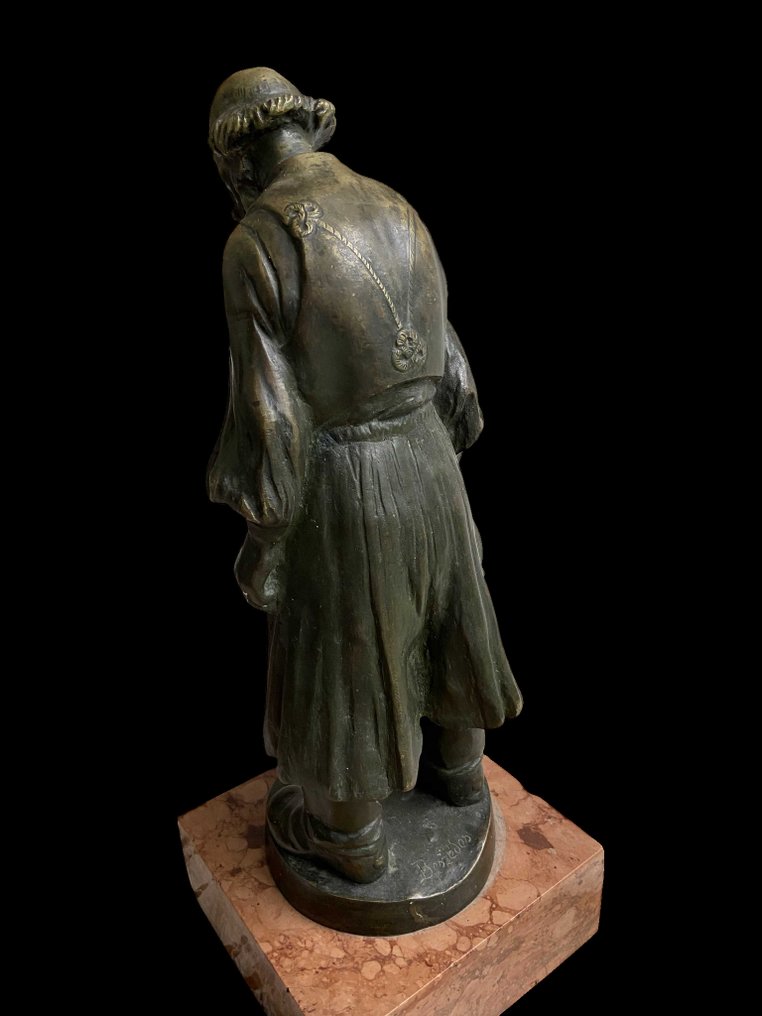 János László Beszédes (1874-1922) - Statue, Peasant with jug - 45 cm - Bronze, Marmor #1.0
